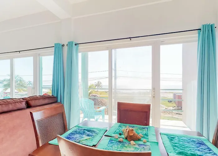 E202 Mara Laguna San Pedro (Ambergris Caye)